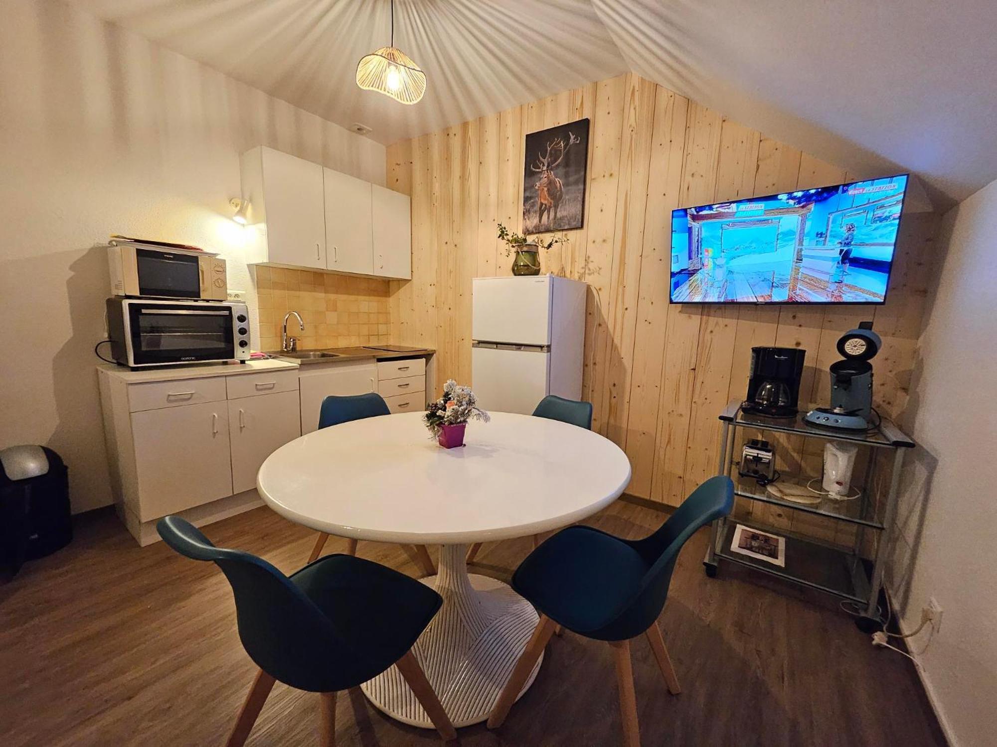 Gite Eglantine 2 A 6 Personnes Avec Spa Et Salle De Jeux Dans La Residence Ventron Buitenkant foto