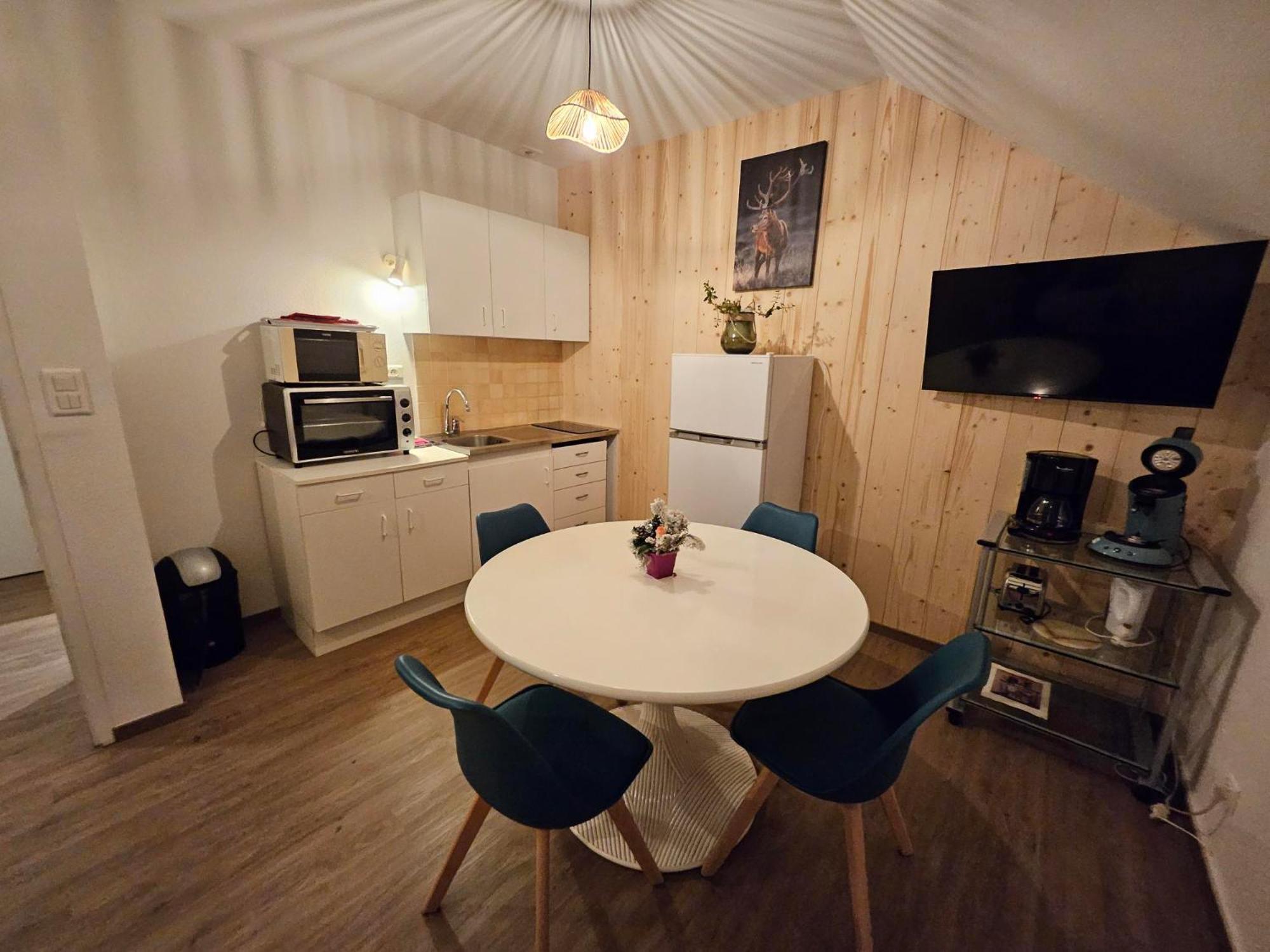 Gite Eglantine 2 A 6 Personnes Avec Spa Et Salle De Jeux Dans La Residence Ventron Buitenkant foto